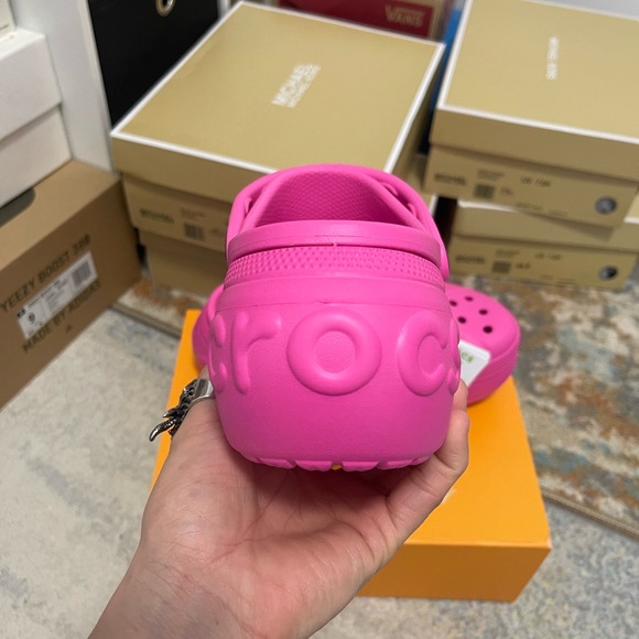 NWT Women’s Size 6 (Euro Sz 36-37) Crocs Bella Clogs Thick Soles Electric Pink - Picture 12 of 15